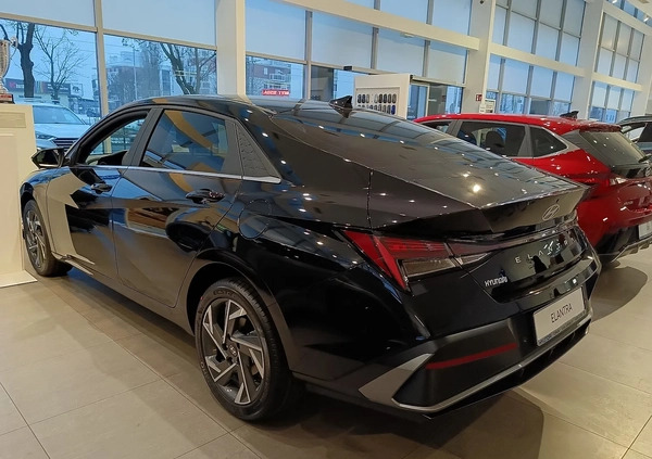Hyundai Elantra cena 120506 przebieg: 1, rok produkcji 2023 z Toruń małe 37